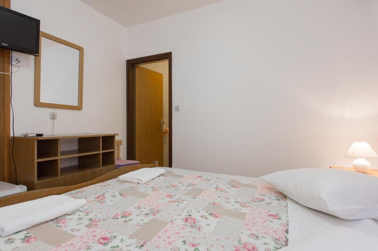Bed & Breakfast Mario Krk Town Eksteriør bilde